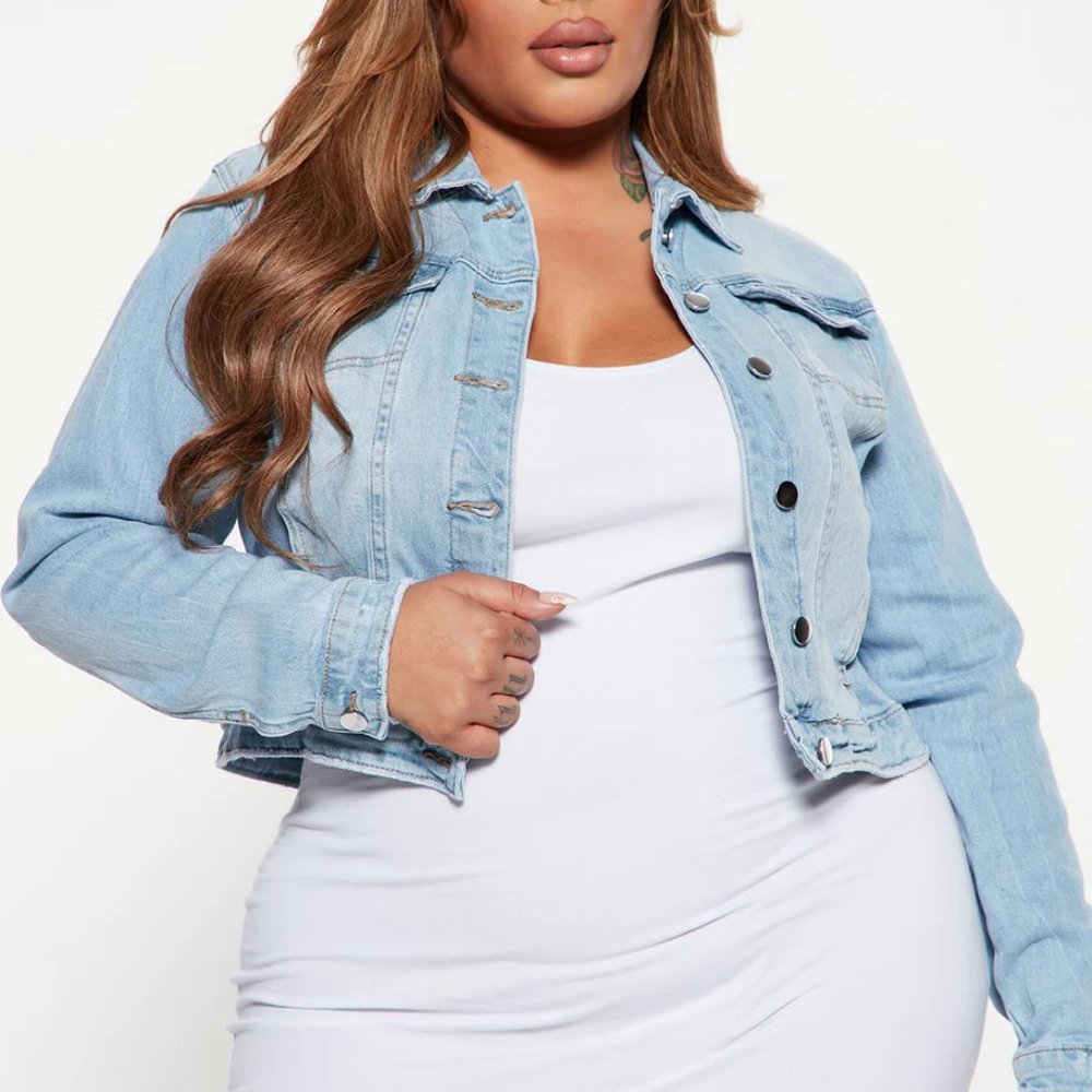 NWT Fashion Nova I'm So Basic Denim Jacket - Light Wash - Women's 2X